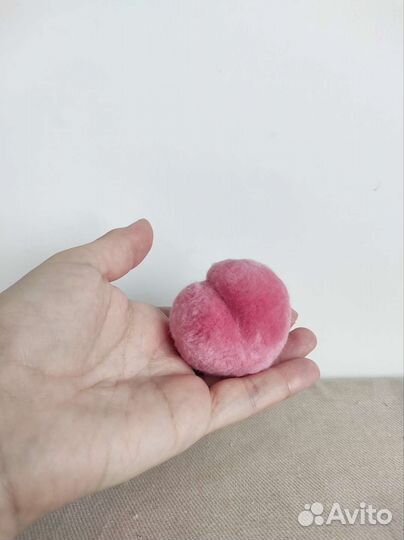 Персик брелок на сумку, рюкзак,в авто