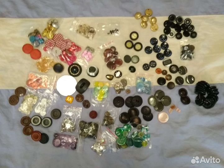 Фурнитура швейная, Нитки, Пуговицы