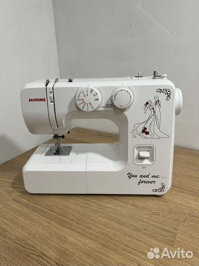 Швейная машина Janome 777