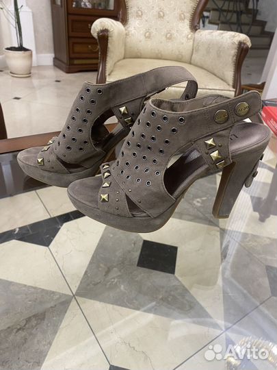 Босоножки Liujo