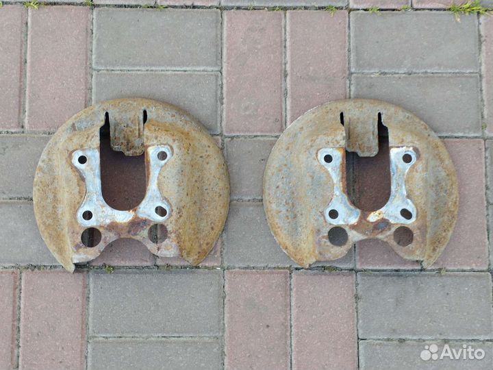 Пыльники тормозных дисков залние Citroen C4