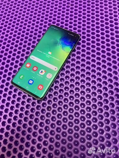 Samsung Galaxy S10, 8/128 ГБ
