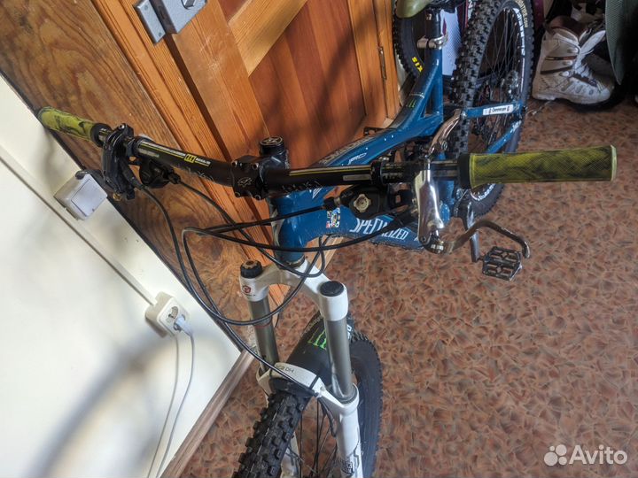 Велосипед specialized