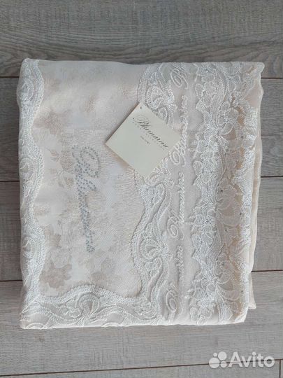 Скатерть новая (имеется кассовый чек)