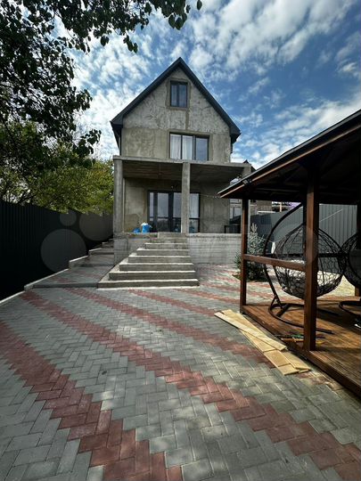 Дом 180 м² на участке 6 сот.