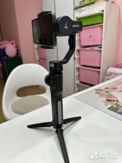 Стабилизатор для съемки Zhiyun Smooth 4