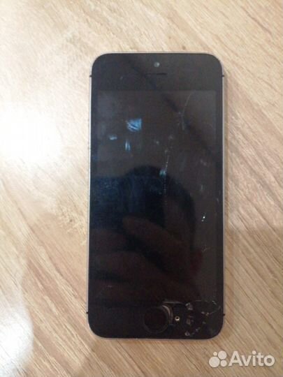 iPhone SE, 32 ГБ