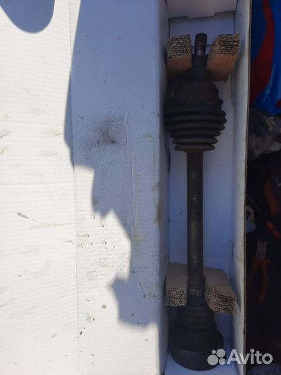 Привод передний левый Golf 4 1.4 AXP 2001