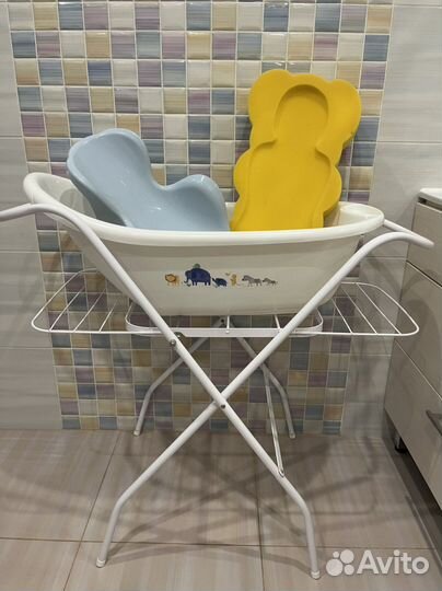 Ванночка для купания с подставкой mothercare