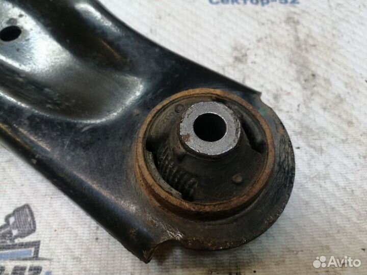 Рычаг передний левый Nissan Juke F15