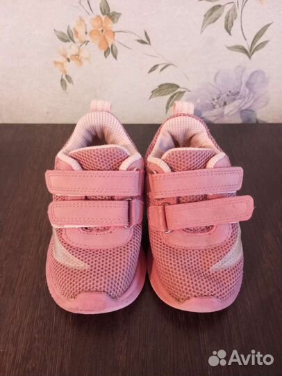 Кроссовки для девочки 23