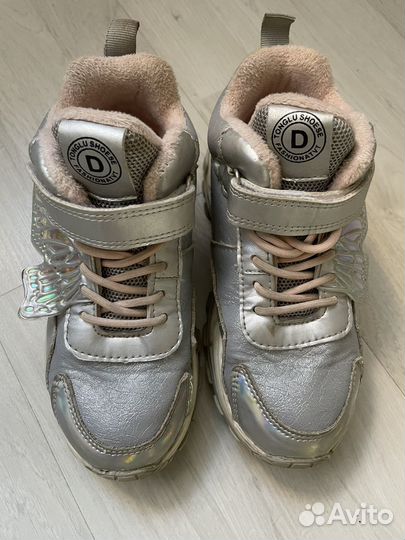 Кроссовки для девочки