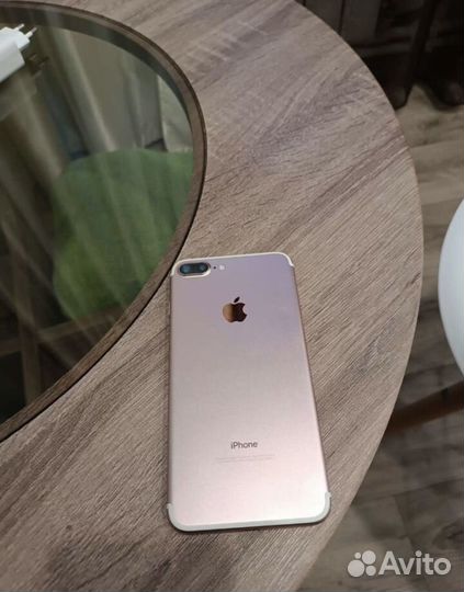 Телефон iPhone 7 plus