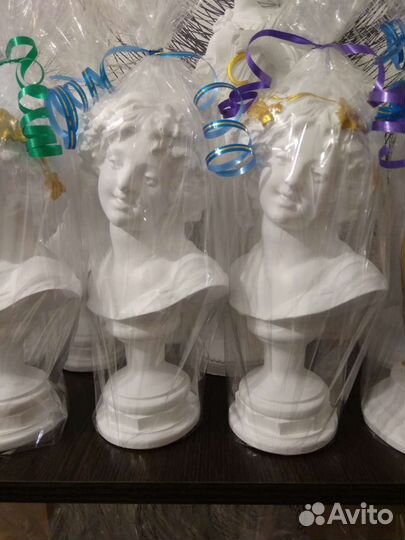 Гипсовый бюст, ручной работы