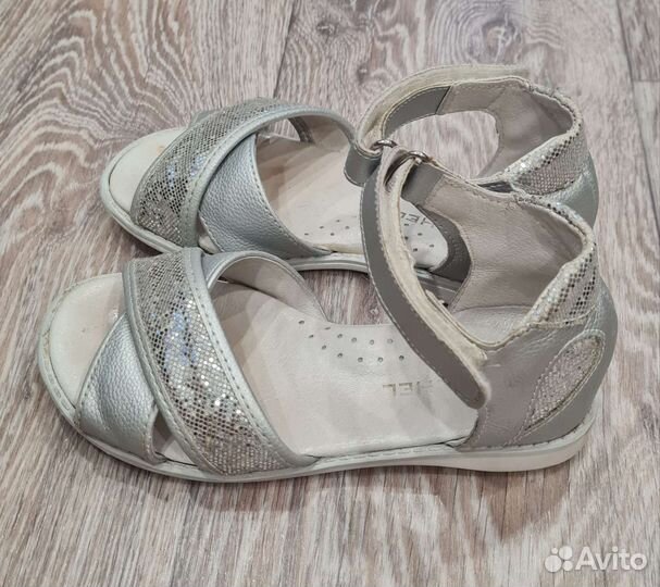 Босоножки для девочки