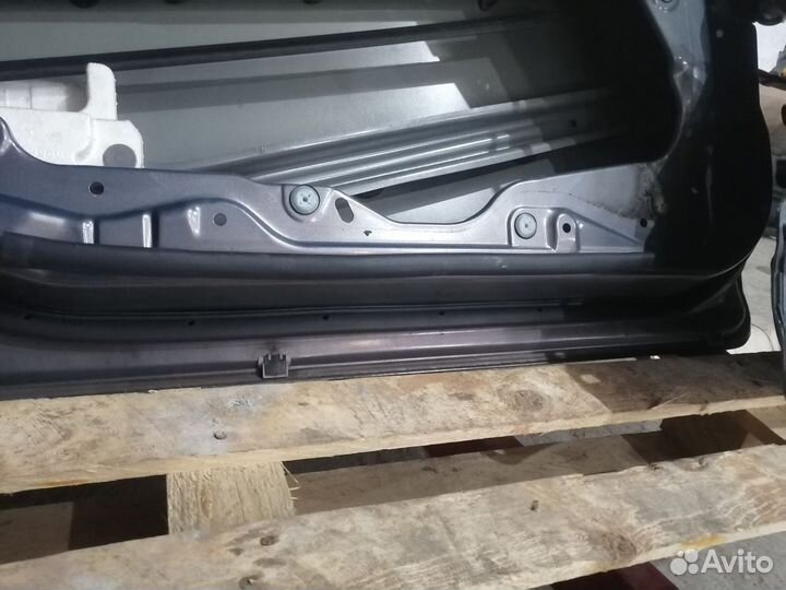 Дверь передняя левая Mazda 3 BK хэтчбек