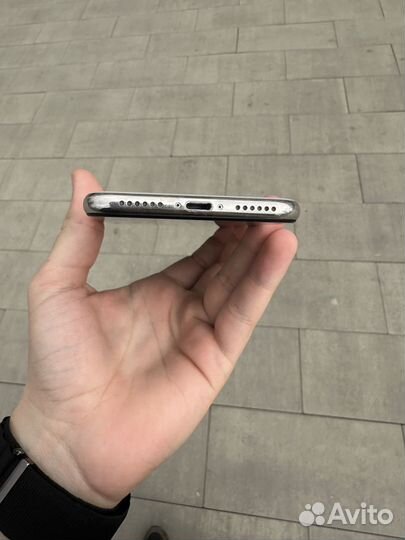 iPhone X, 64 ГБ