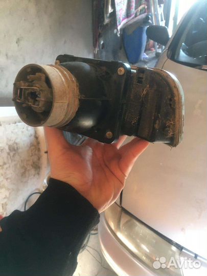 Противотуманная фара левая BMW e32 бмв е32