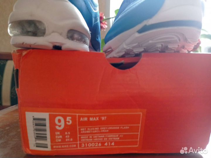 Кроссовки новые