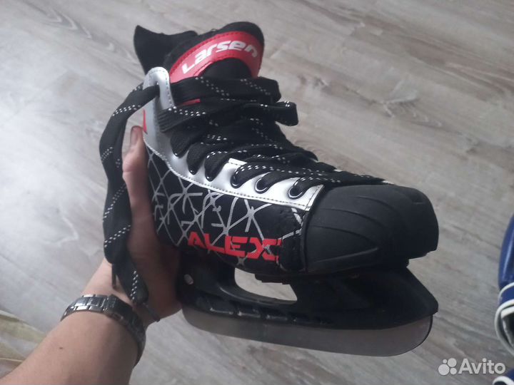 Хоккейные коньки Larsen Alex