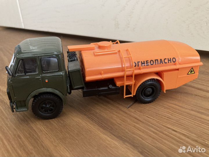 Топливозаправщик тз-7.5