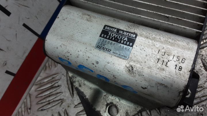 Блок управления форсунками Toyota Avensis