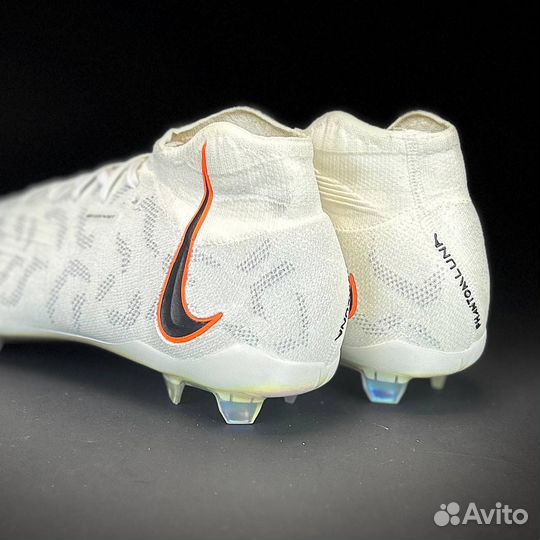 Футбольные бутсы Nike Phantom Luna Elite FG