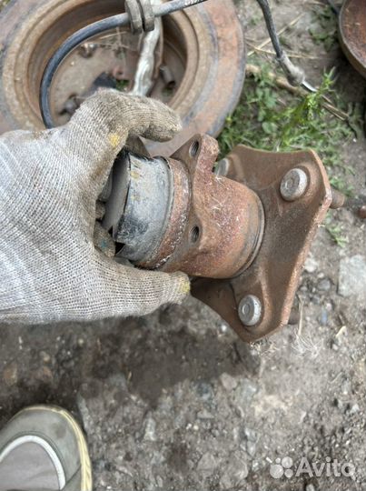 Ступица задняя nisssn tiida левый руль