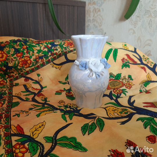Фарфоровая ваза миниатюрная в отличном состоянии