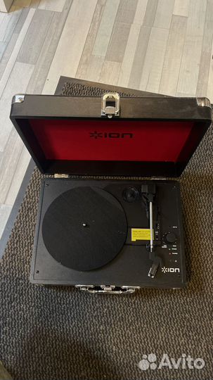 Виниловый проигрыватель ion
