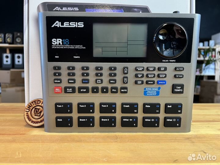 Alesis SR18