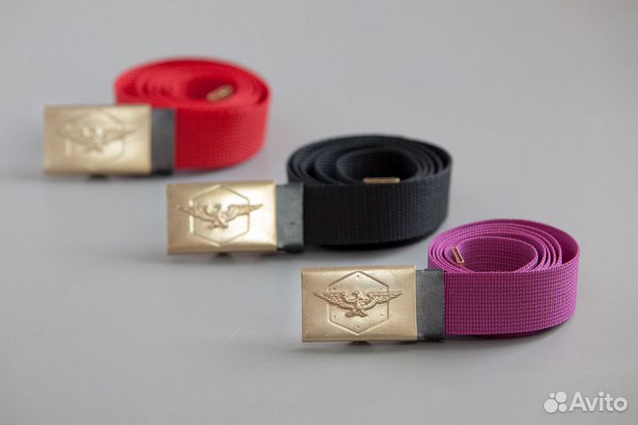 Ремень с металлической пряжкой