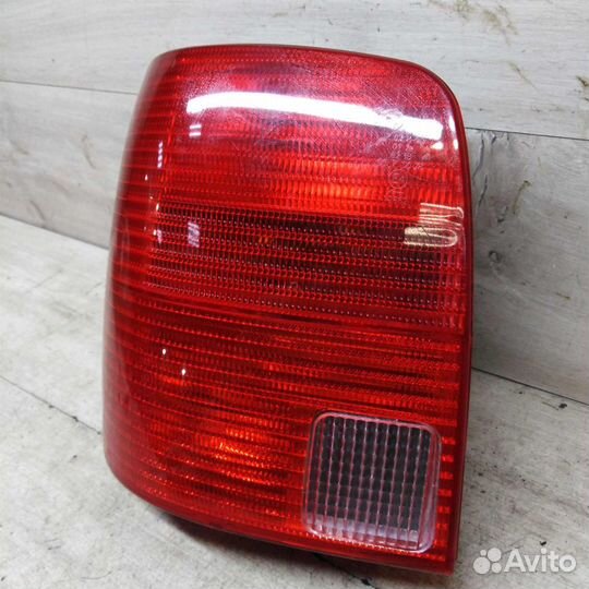 Фонарь задний левый Volkswagen Passat B5 универсал
