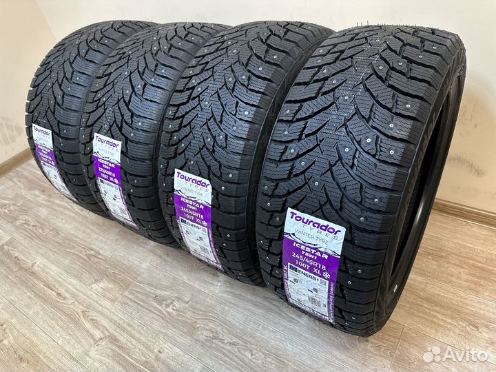 Tourador Ice Star TSW1 245/45 R18 и 275/40 R18 97T