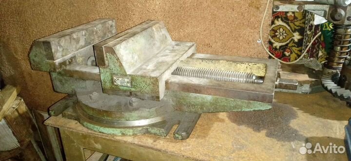 Тиски станочные 320 мм бзсп СССР