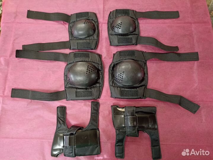 Детская защита на ладони,локти, колени новая