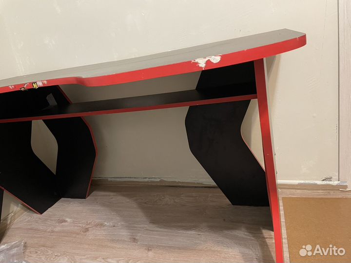 Игровой компьютерный стол