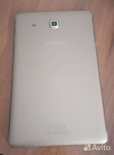 Планшет samsung galaxy tab E SM-T561 + флешка 32GB