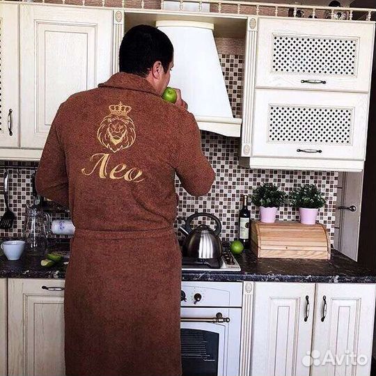 Мужской махровый халат с вышивкой