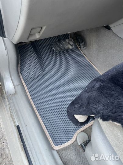 Eva Ковркии в автомобиль