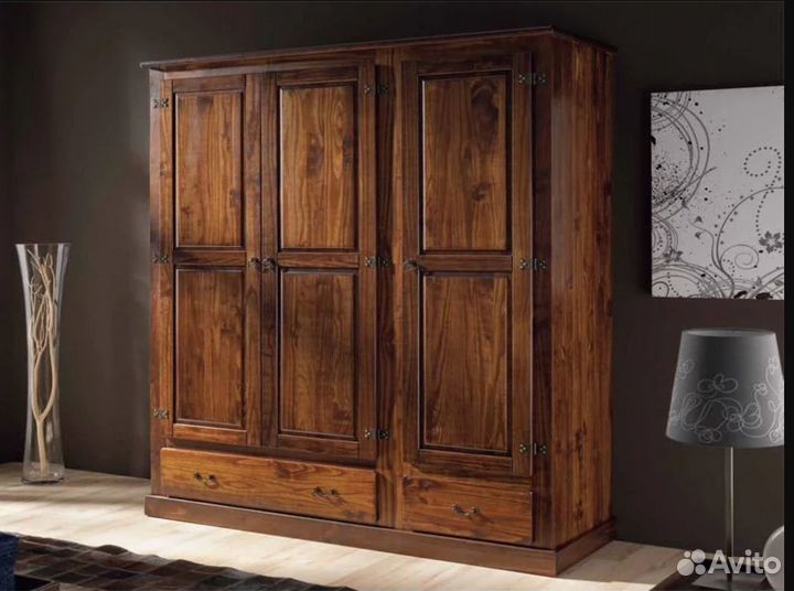 Шкаф из массива дерева