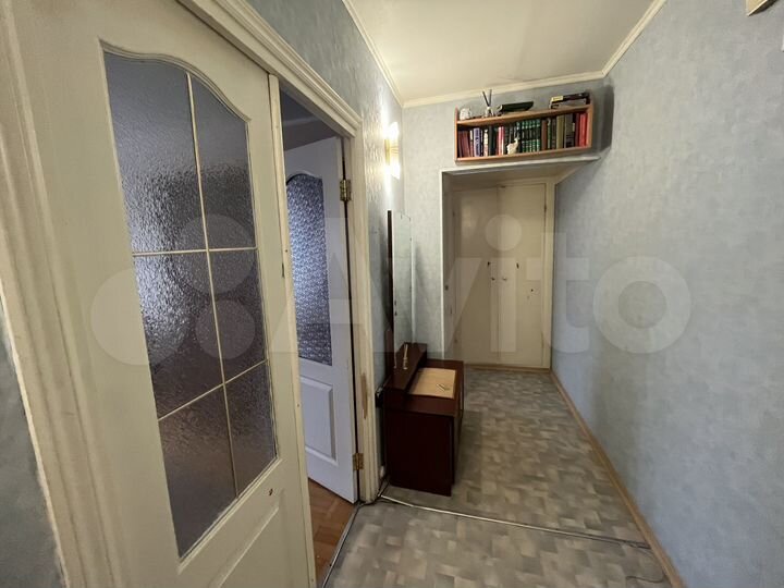 2-к. квартира, 52 м², 4/10 эт.