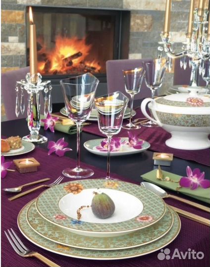 Большая плоская тарелка и большая глубокая тарелка