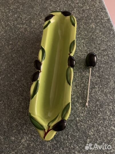 Тарелочка для маслин и тарелочка в виде сыра