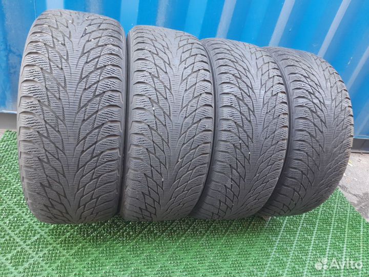 Nokian Tyres Hakkapeliitta R2 235/55 R17 110R