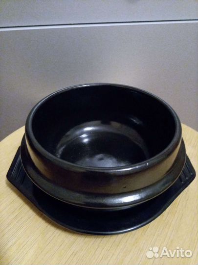 Миска керамическая с крышкой и поставкой, d 15см