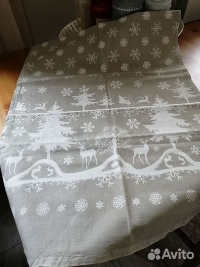 Дорожка на стол новогодняя