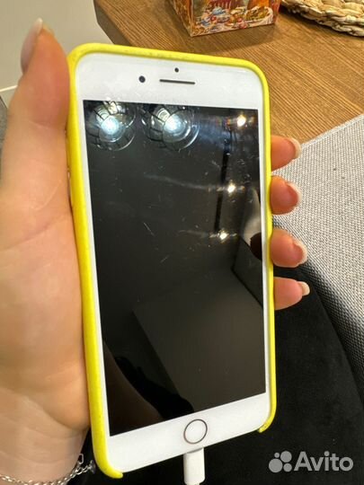 iPhone 8 Plus, 64 ГБ