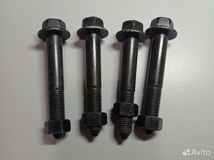 Болт крепежный