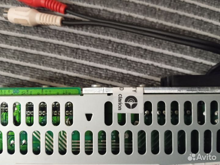 Магнитола Clarion